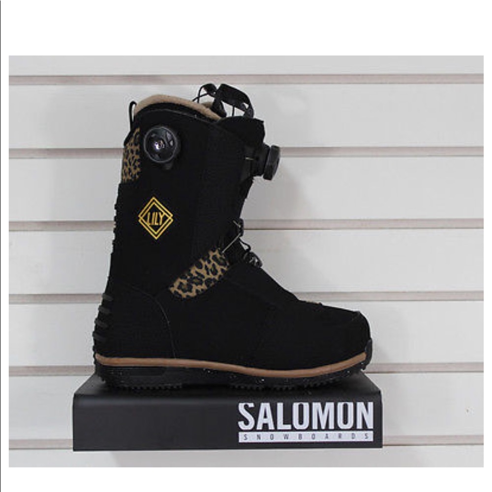 Women’s Salomon Lily snowboarding boots